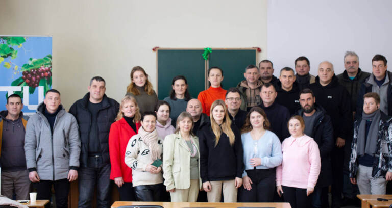 Scientists and agricultural producers discussed the practical application of biotechnology for growing environmentally friendly products at UzhNU